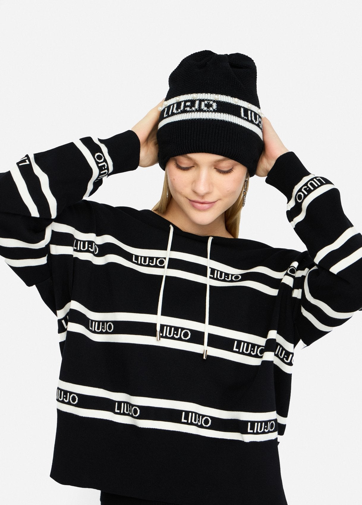 TF5239-NERO/BIANCO - CAPPELLO - LIU JO